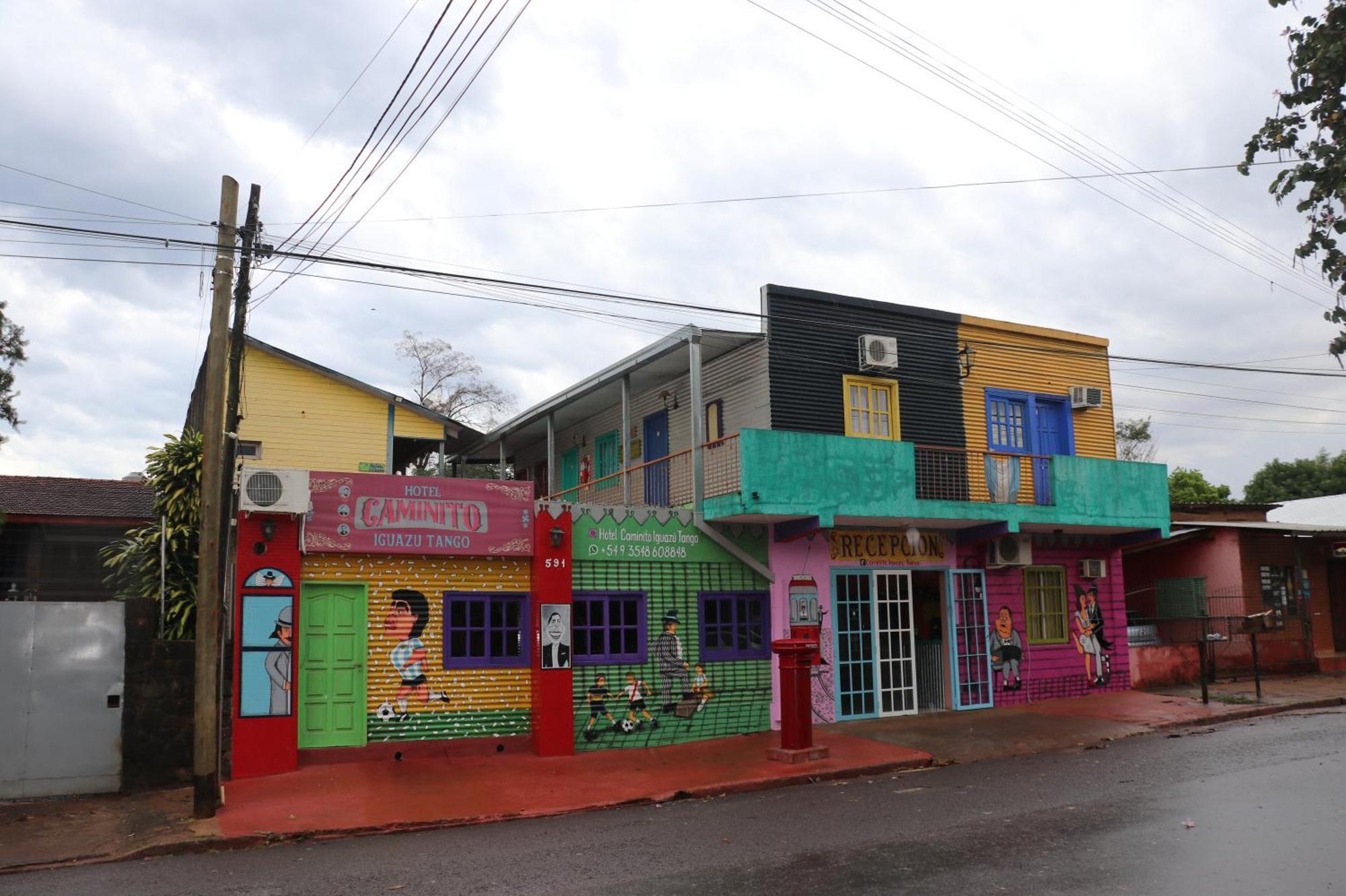 Hotel Caminito Iguazu Tango ปูแอร์โตอีกวาซู ภายนอก รูปภาพ